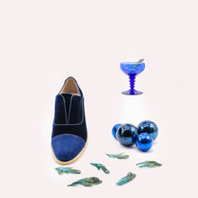 Load image into Gallery viewer, Navy velvet and suede oxfords