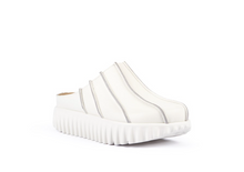Load image into Gallery viewer, WAFFO Mules White Slip-on Shoes