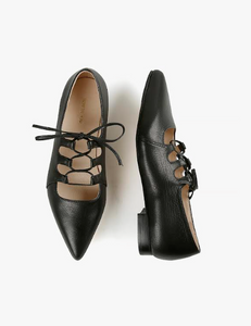 GHILLIE Black Lace-up Flats