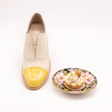 Load image into Gallery viewer, Off White Oxfords with Yellow Toe