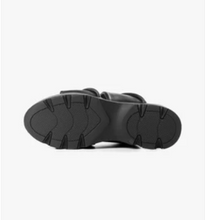 Load image into Gallery viewer, Black rubber lug sole 