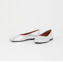 Load image into Gallery viewer, Silver Leather Ballerina Flat Shoes