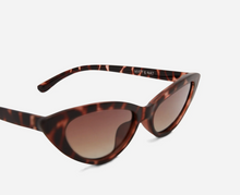 Load image into Gallery viewer, brown tortoise shell cat eye sunglasses