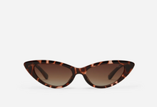 Load image into Gallery viewer, brown tortoise shell cat eye sunglasses