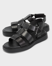 Load image into Gallery viewer, top view of black leather fisherman sandals