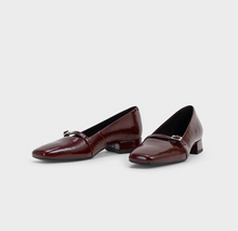 Load image into Gallery viewer, Classic dressy dark red patent Mary Janes with low heel