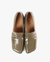 Load image into Gallery viewer, ANGLE LOAFER PRINCESS Green Heels