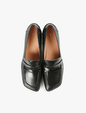 Load image into Gallery viewer, ANGLE LOAFER Princess Black Pumps