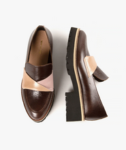 Load image into Gallery viewer, Chocolate brown loafers with neutral details