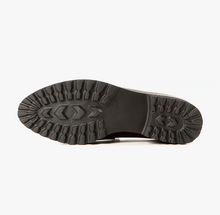Load image into Gallery viewer, Lug sole of brown loafer
