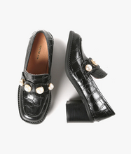 Load image into Gallery viewer, MOBE PEARL LOAFER Croc Pumps