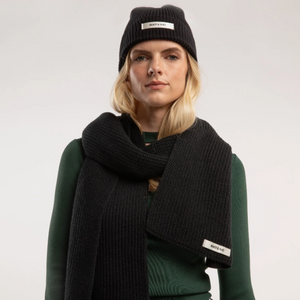WYNN Black Hat & Scarf Set