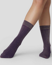 Load image into Gallery viewer, INES Shimmery Socks Plum