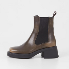 Load image into Gallery viewer, Distressed Brown Chelsea Boot