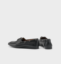 Load image into Gallery viewer, back view of black leather boat shoe flats