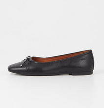 Load image into Gallery viewer, JOLIN Black Leather Ballet Flats