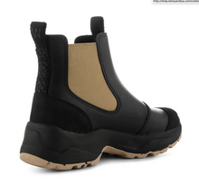 Load image into Gallery viewer, Black &amp; Tan Chelsea Boot