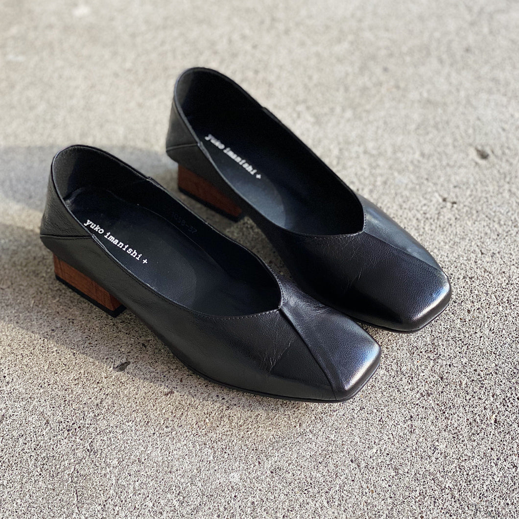 KIKO yuko imanishi Black Leather Flat Slip On Shoe