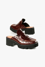 Load image into Gallery viewer, LUGG LADY WINE Burgundy Leather Loafers