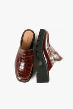 Load image into Gallery viewer, LUGG LADY WINE Burgundy Leather Loafers