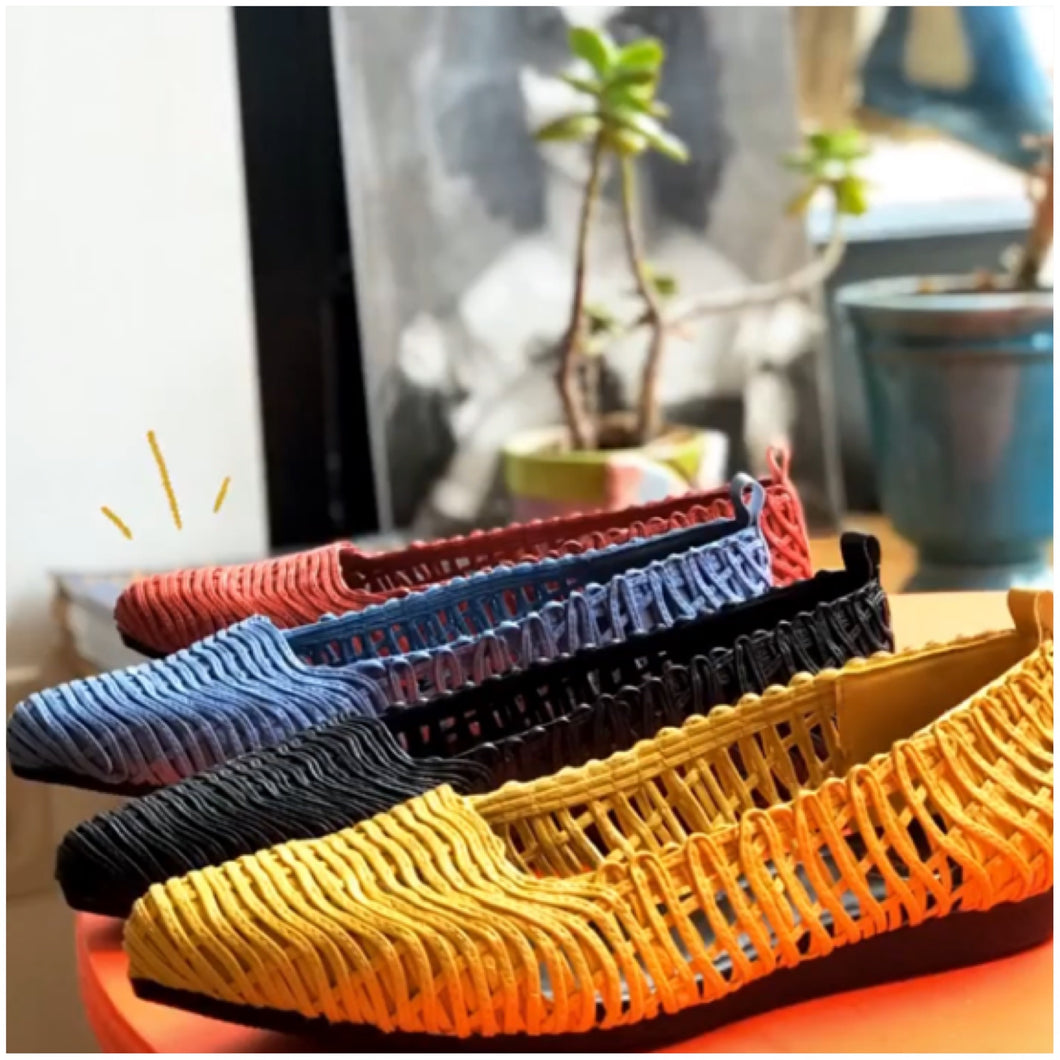 SWIRL WOVEN FLAT BLACK