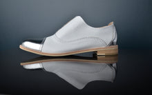 Load image into Gallery viewer, DIAMOND White Leather and Silver Oxfords