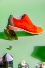 Load image into Gallery viewer, Orange suede and leather oxfords