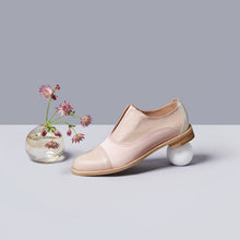 Load image into Gallery viewer, Light pink leather and satin slip-on flat oxford.