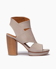 Load image into Gallery viewer, UNICORN Open-Toed Sandal with Solid Wood Heel
