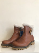 Load image into Gallery viewer, HOP Tan Leather And Shearling Ankle Boot