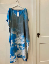 Load image into Gallery viewer, Linen Batik Kaftan