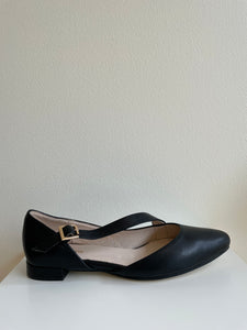 Black Flat Spring Shoe