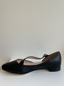 Black Leather Flat Shoe