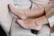 Load image into Gallery viewer, SWEET PEA Pink Leather Pumps