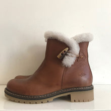 Load image into Gallery viewer, HOP Tan Leather And Shearling Ankle Boot