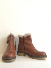 Load image into Gallery viewer, HOP Tan Leather And Shearling Ankle Boot
