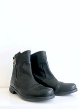 Load image into Gallery viewer, P-1170 P MONJO Black Leather Ankle Boot