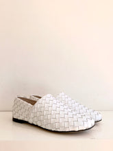 Load image into Gallery viewer, WOVEN KID - White Woven Leather Flat