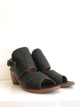Load image into Gallery viewer, P-1020 Black Vegetable Tanned Sandals