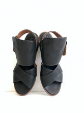 Load image into Gallery viewer, P-1020 Black Vegetable Tanned Sandals