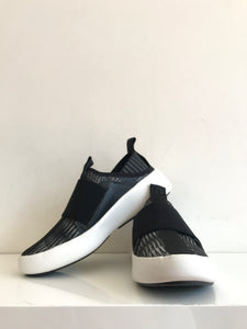 BO EASY - Black Sneaker with a Chunky White Sole