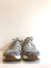 Load image into Gallery viewer, MARINE A Lightweight Sneaker