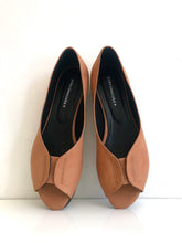 Load image into Gallery viewer, Tan matte leather flat shoes with open toes