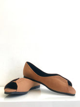 Load image into Gallery viewer, Flat matte tan leather shoes with open toes
