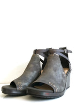Load image into Gallery viewer, CRUX - Open Toe Wedge Sandal