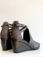 Load image into Gallery viewer, CRUX - Open Toe Wedge Sandal