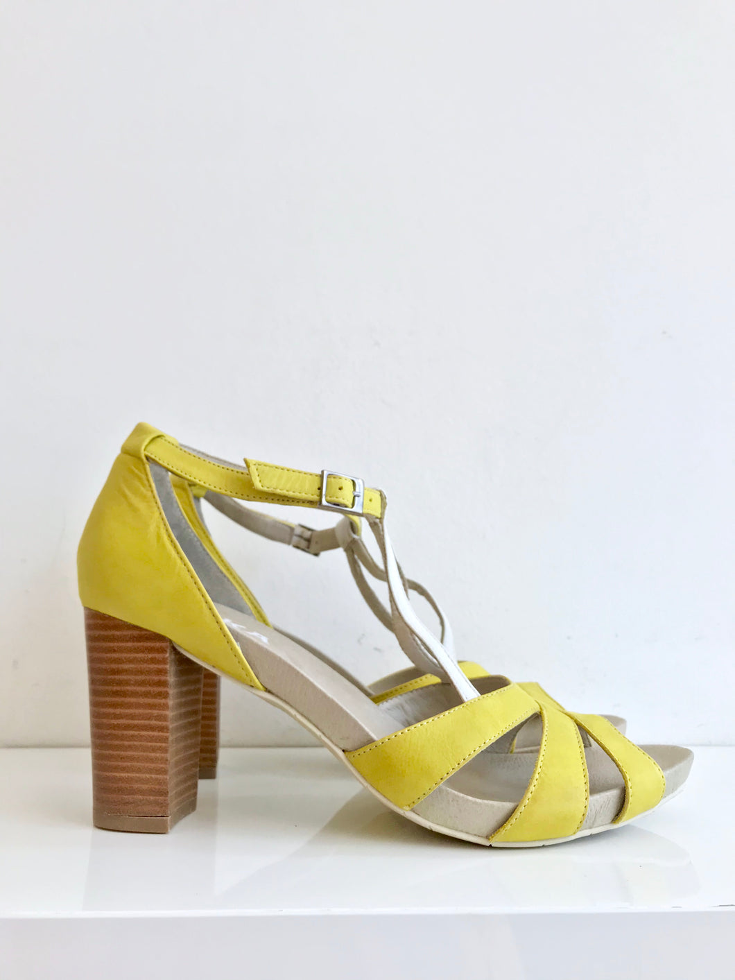 JANE - Yellow Leather Peep-Toe Sandal