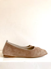 Load image into Gallery viewer, 678 - Flat Slip on Shoe in a Soft Light Tan Suede