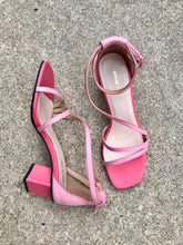 Load image into Gallery viewer, SQUARED OFF Pink Leather Sandal