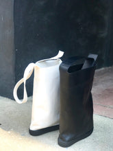 Load image into Gallery viewer, KOJI CREAM Leather Shoulder Bag